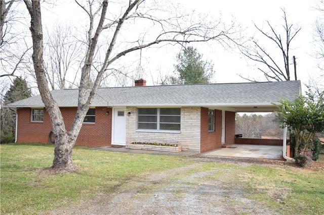 Welcome Home! Main Floor Living w/basement.