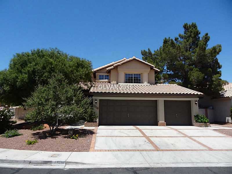 Property Photo. Facade/Exterior Front