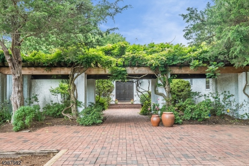 857 Trailing Ridge Rd, Franklin Lakes, NJ 07417 - photo 1