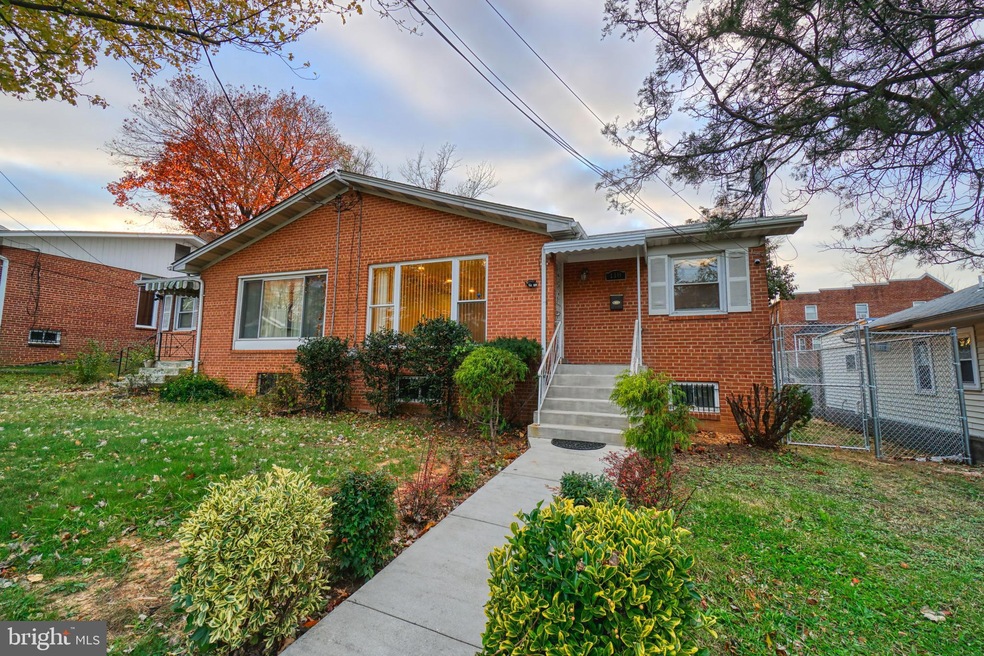 118 Division Ave NE, Washington, DC 20019 - photo 1