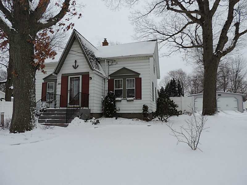 3051 W 32nd St, Erie, PA 16506 - photo 1