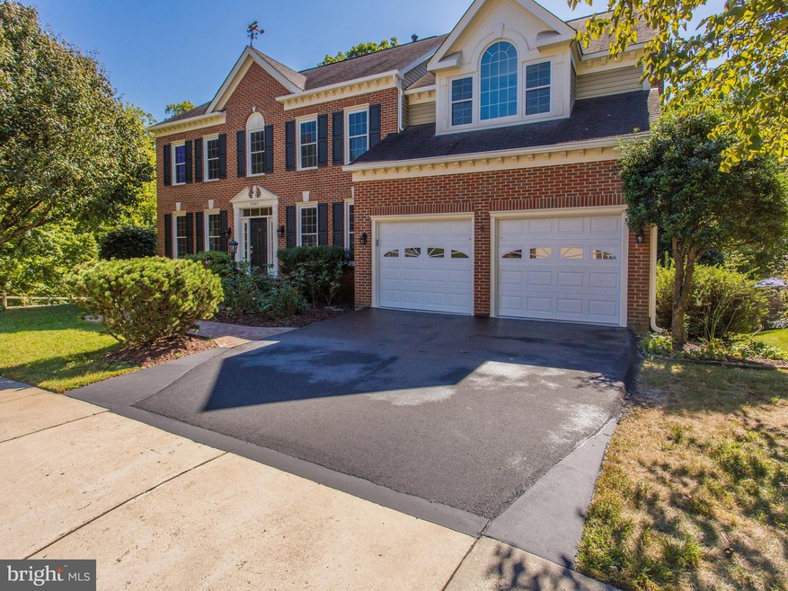 5807 Magnolia Ln, Falls Church, VA 22041 - photo 1