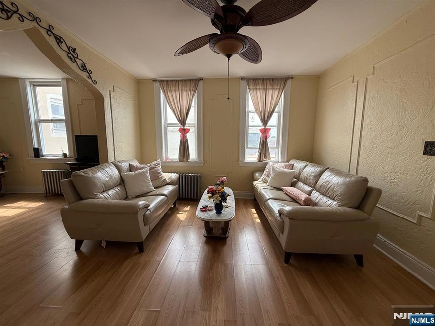 208 Farnham Ave unit 2R, Lodi, NJ 07644 - photo 1