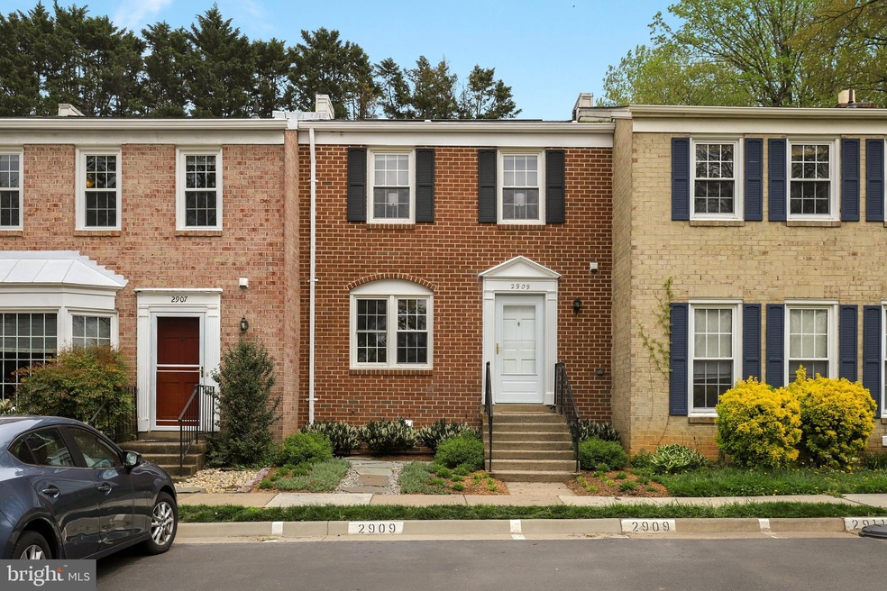 2909 Cashel Ln, Vienna, VA 22181 - photo 1