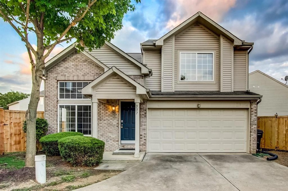 537 Stobus Dr, Greenwood, IN 46143 - photo 1