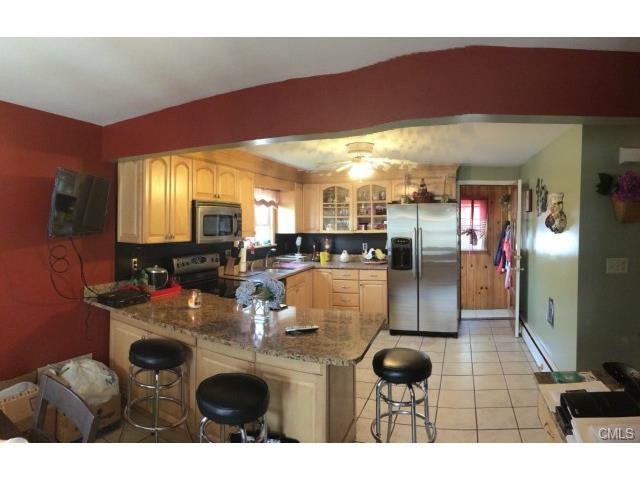 354 Thorme St, Bridgeport, CT 06606 - photo 1