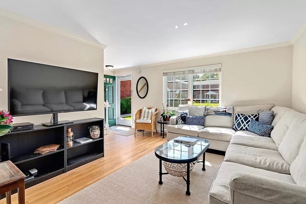 37 Linden St unit 16, Wellesley, MA 02482 - photo 1