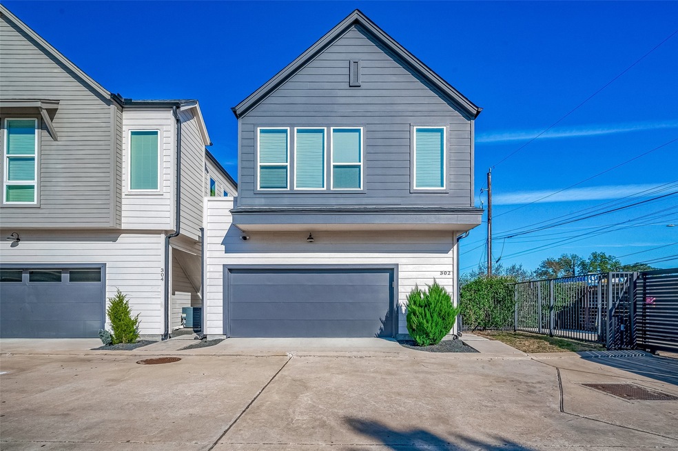 302 Cyclamen St, Houston, TX 77018 - photo 1