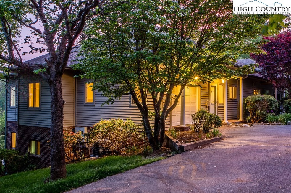 148 North Ridge Circle is an elegant townhome unlike any other in Boone, located in the High Country of western North Carolina, situated in a quiet, peaceful setting on the edge of Boone 10 minutes to all Boone amenities.