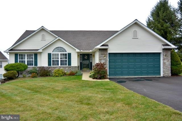 2401 Goddard Ave, Reading, PA 19608 - photo 1