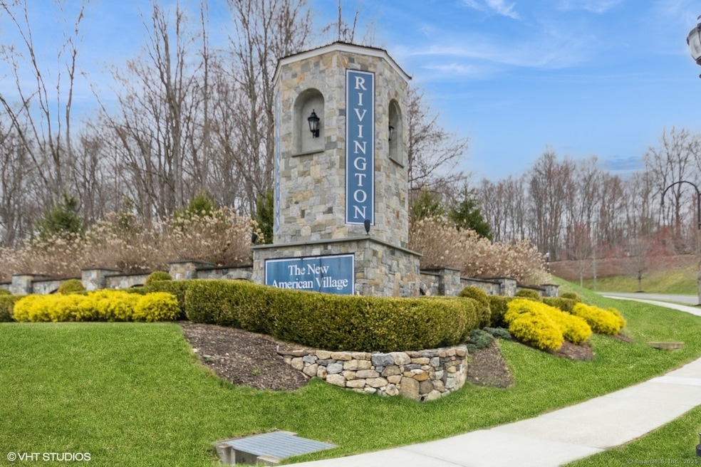 Welcome to Rivington! Close to all... easy living!