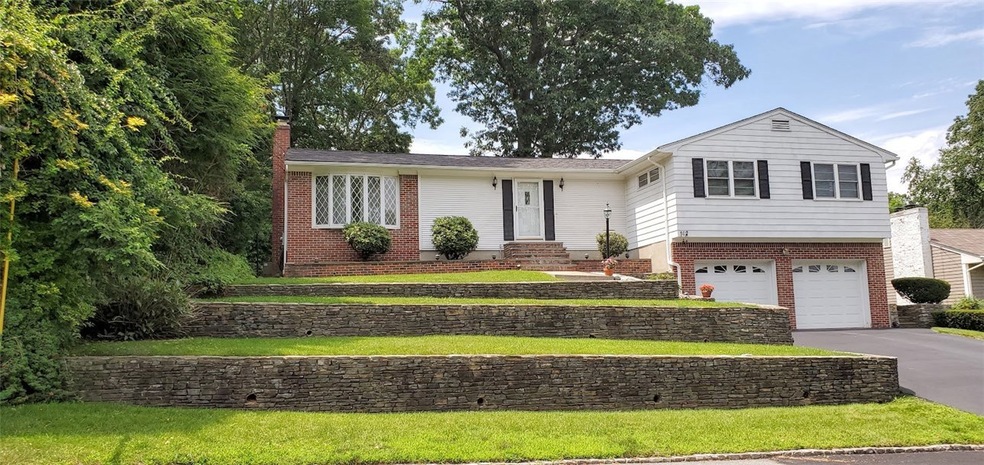 102 Deerfield Rd, Cranston, RI 02920 - photo 1