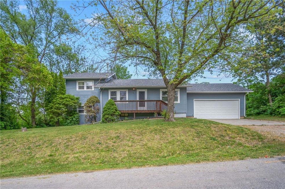 718 W 8th St N, Newton, IA 50208 - photo 1