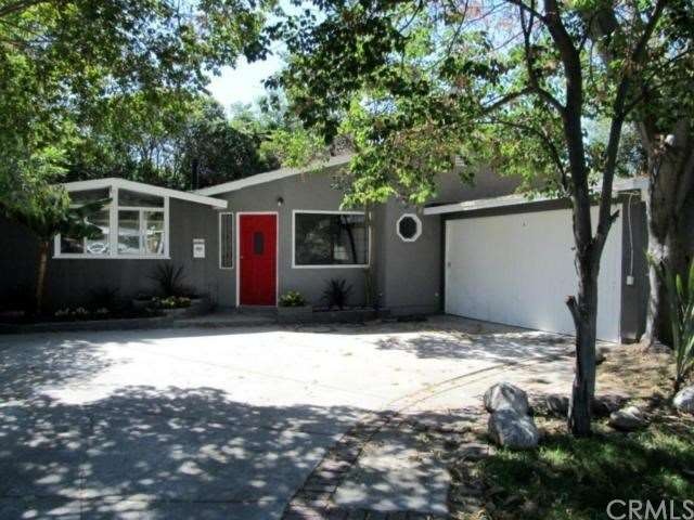 Stylishly painted home with long driveway for extr