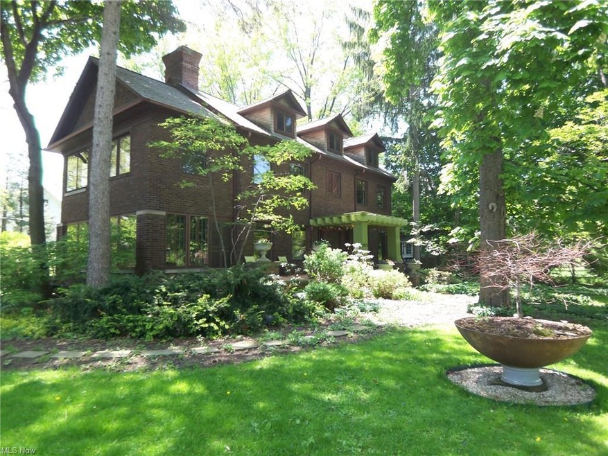 2570 Euclid Heights Blvd, Cleveland, OH 44106 - photo 1