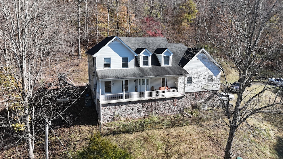 1420 White Hollow Ln, Lafayette, TN 37083 - photo 1