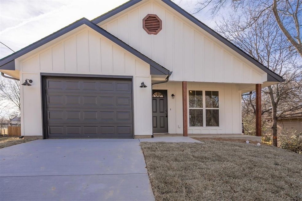 1138 Alvarado St unit A, Cleburne, TX 76031 - photo 1