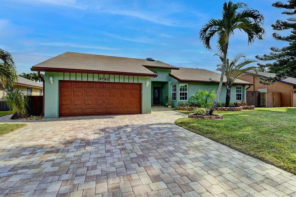 9742 Richmond Cir, Boca Raton, FL 33434 - photo 1