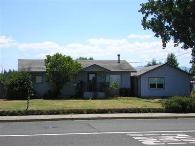 2792 E McAndrews Rd, Medford, OR 97504 - photo 1