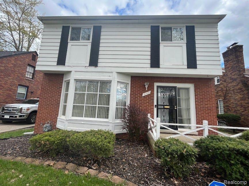18920 Berden St, Grosse Pointe, MI 48236 - photo 1