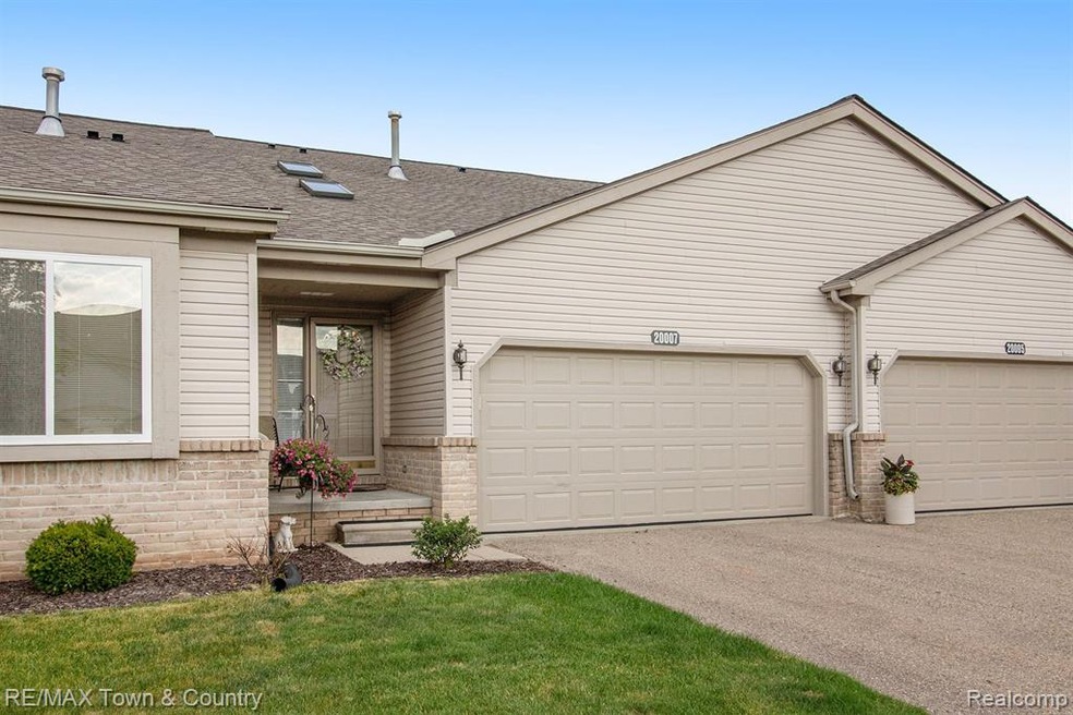 20007 Wilson St unit 118, Grand Blanc, MI 48439 - photo 1