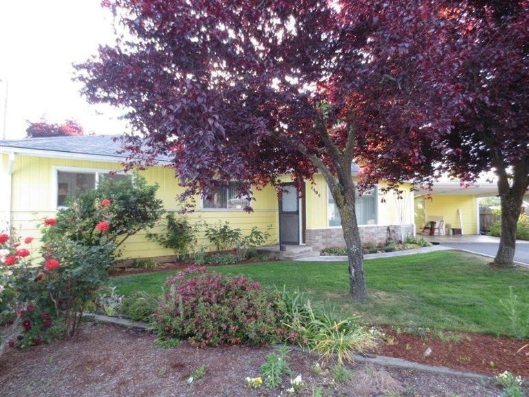 1404 NE Laura Ct, Grants Pass, OR 97526 - photo 1