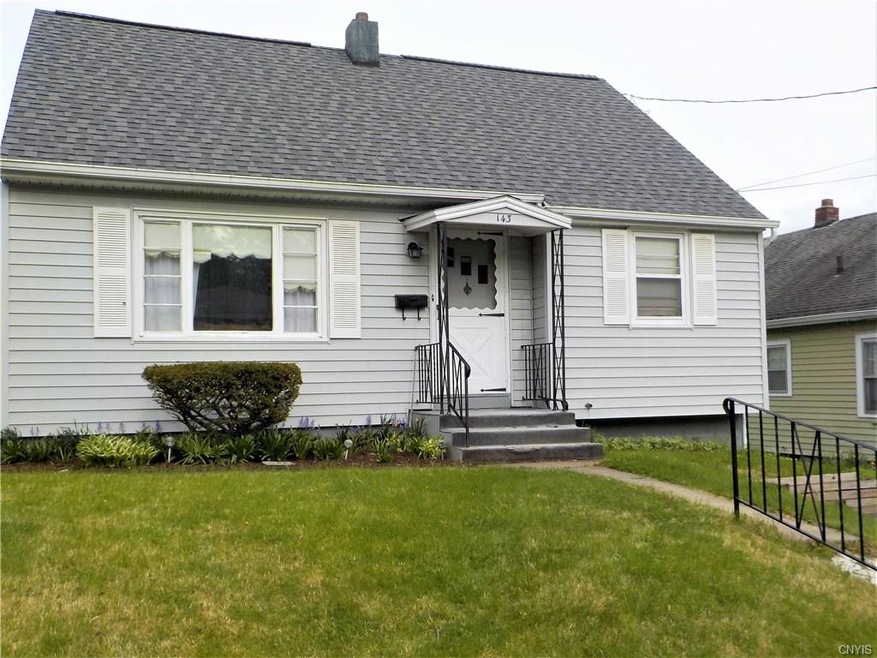 Move right in to this affordable Eastwood home!