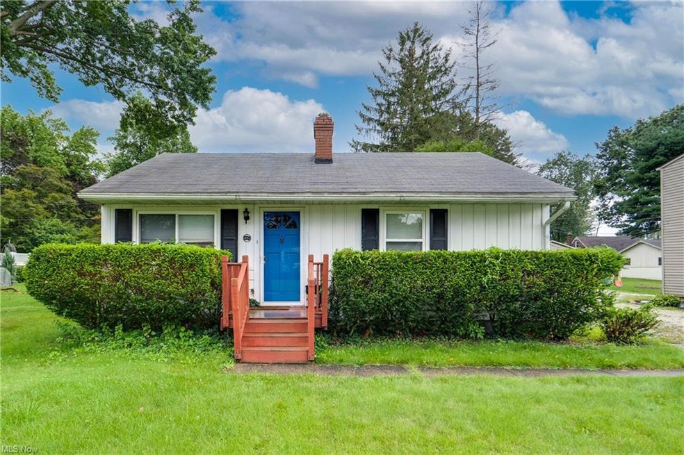 Welcome home to 1257 Leecrest!