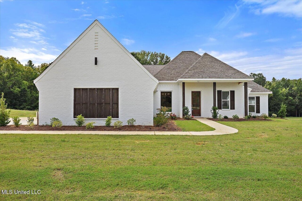 961 Mullican Rd, Florence, MS 39073 - photo 1