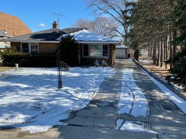 1013 N Mcaree Rd, Waukegan, IL 60085 - photo 1