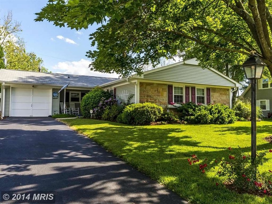 15761 Pointer Ridge Dr, Bowie, MD 20716 - photo 1