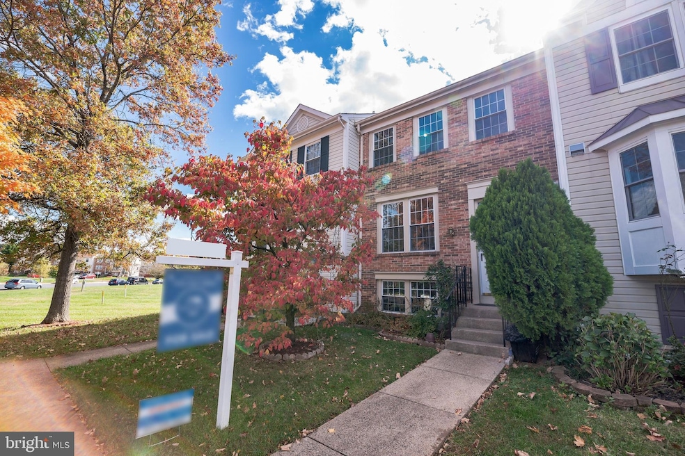 13303 Burkitts Rd, Fairfax, VA 22033 - photo 1