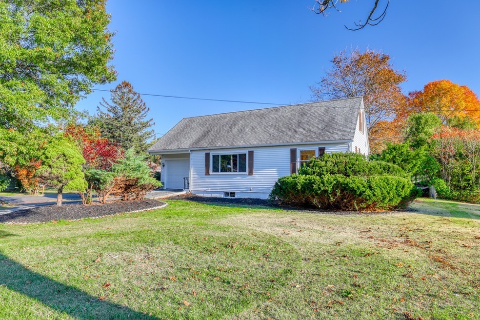 142 Homestead Ave, Holyoke, MA 01040 - photo 1