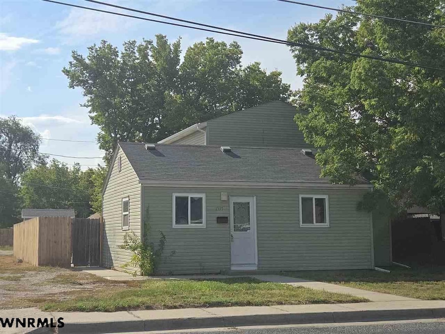 1535 7th St, Gering, NE 69341 - photo 1