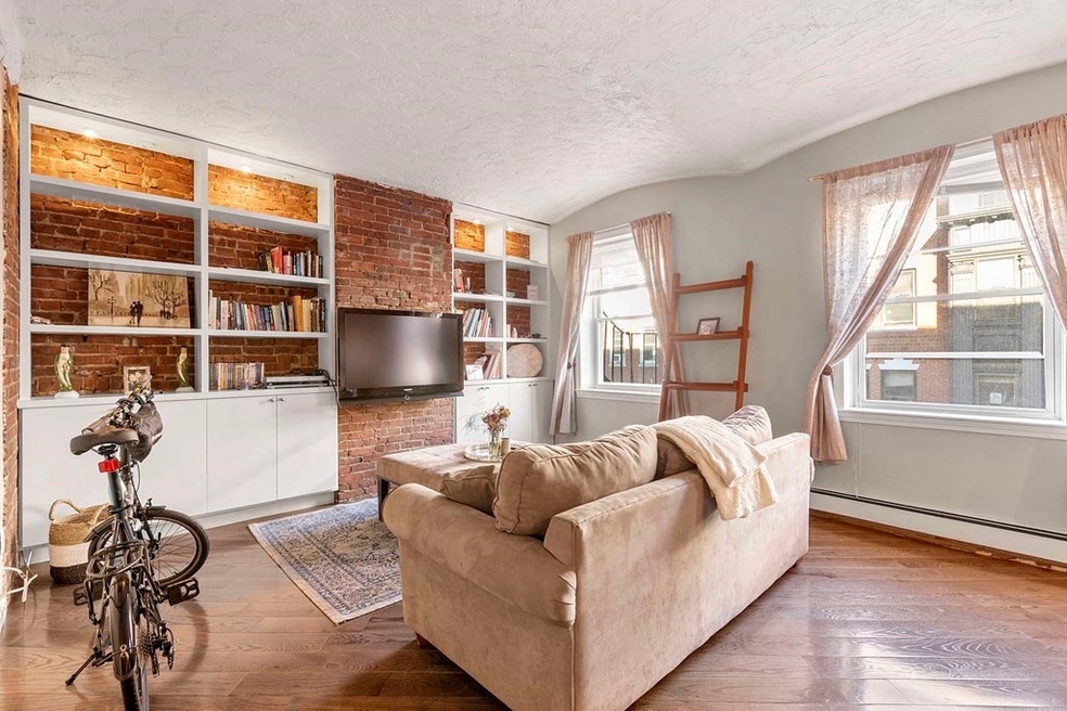 9 Battery St unit 6, Boston, MA 02109 - photo 1