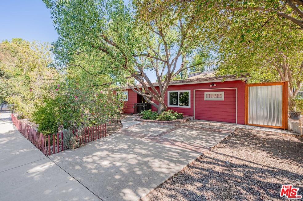 5216 Alhama Dr, Woodland Hills, CA 91364 - photo 1