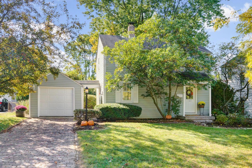 317 E Beechwold Blvd, Columbus, OH 43214 - photo 1