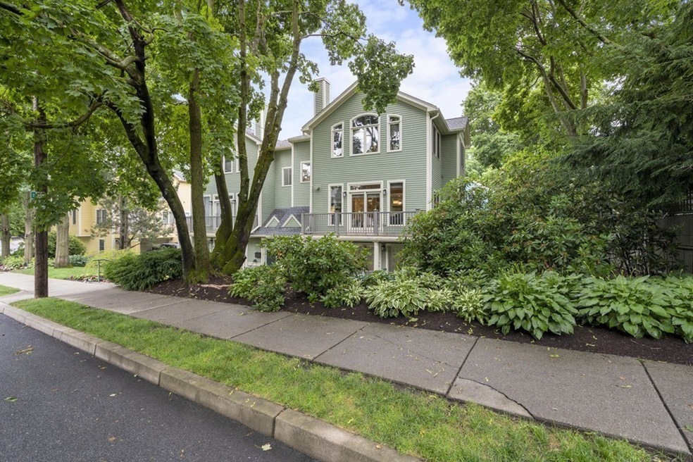 131 Hyde St, Newton Highlands, MA 02461 - photo 1