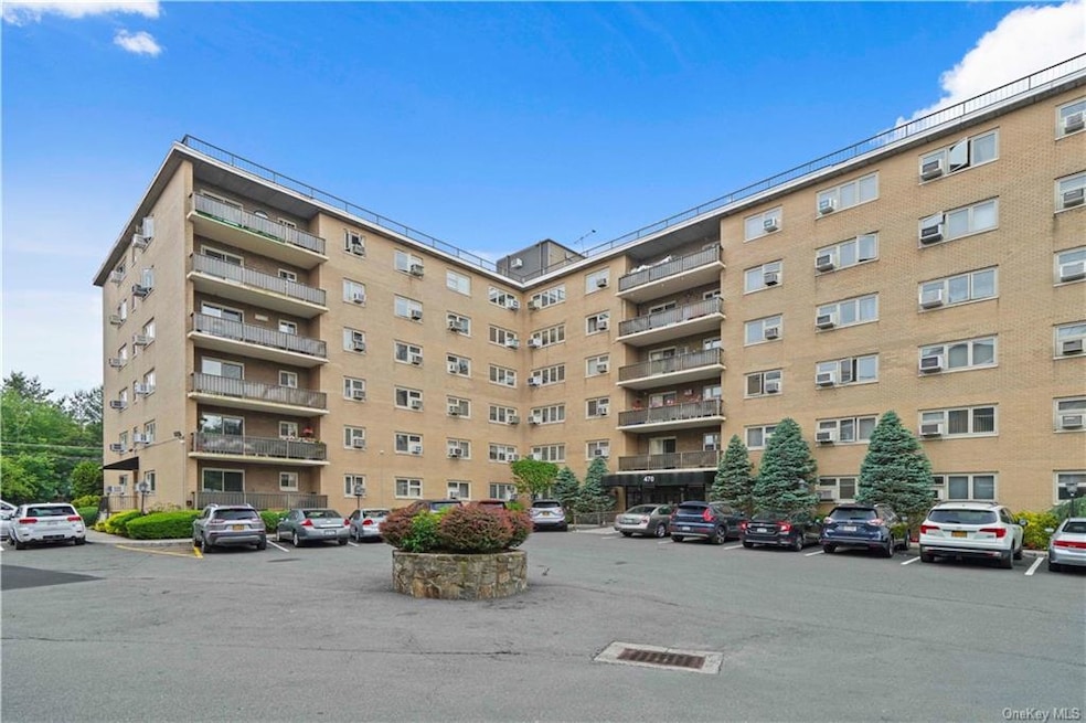 Newport Towers West unit 2D, Harrison, NY 10528 - photo 1