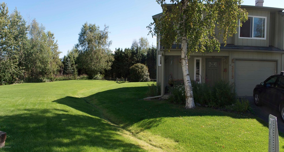 End Unit in a culdesac