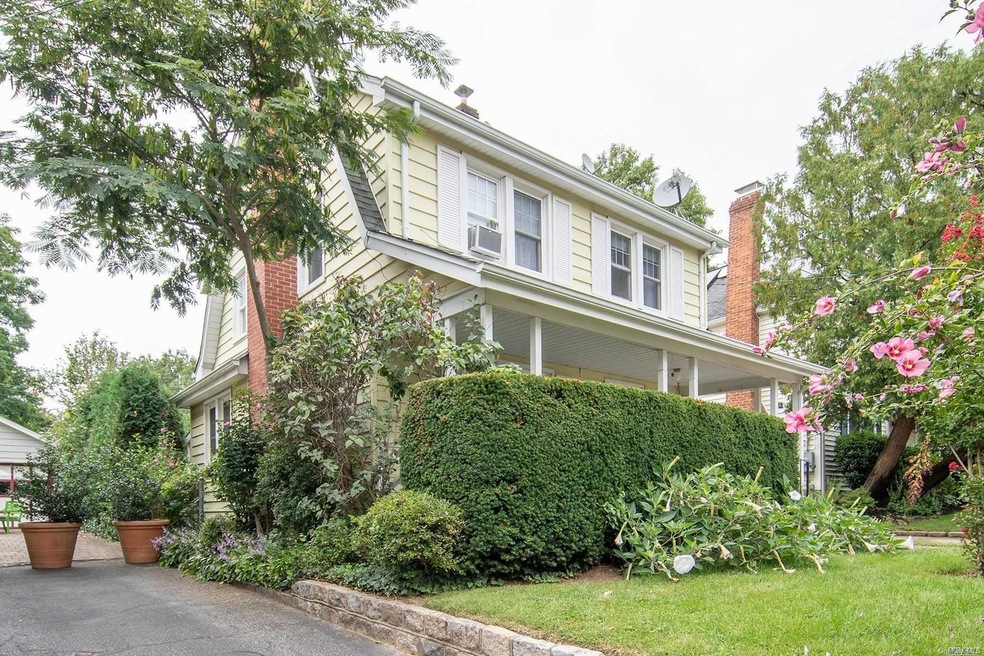 69 Bar Beach Rd, Port Washington, NY 11050 - photo 1