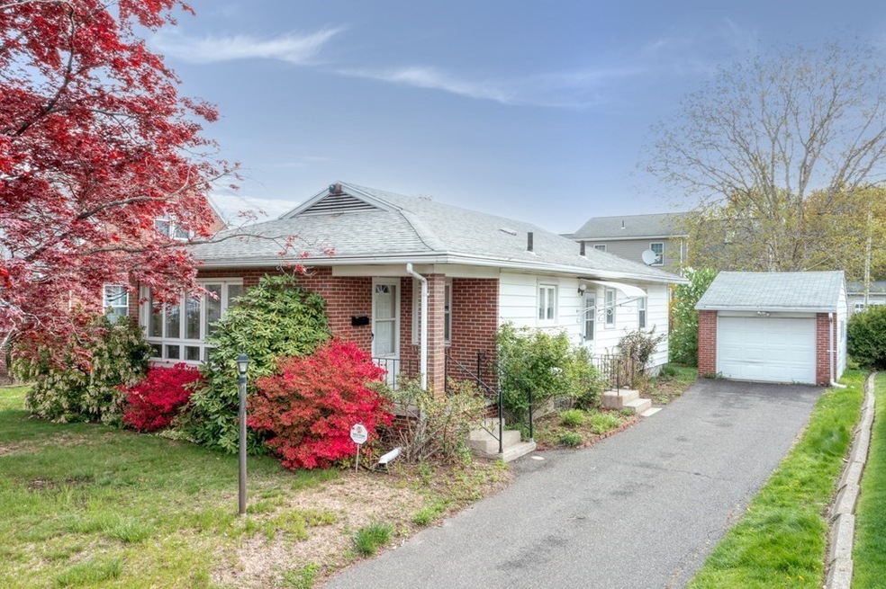 23 Moore St, Chicopee, MA 01013 - photo 1