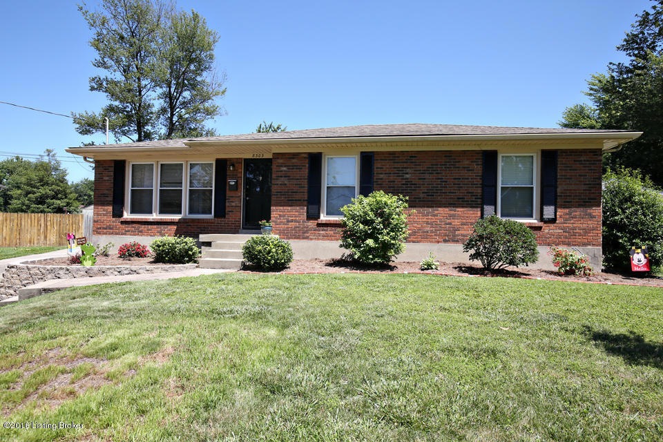 8303 Saint Armands Ct, Louisville, KY 40219 - photo 1