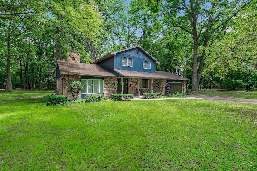 4755 S Graham Rd, Saint Charles, MI 48655 - photo 1