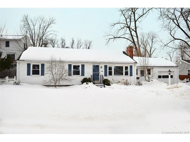 284 Roosevelt Ave, Springfield, MA 01118 - photo 1