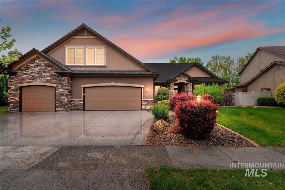 Pending $774,900