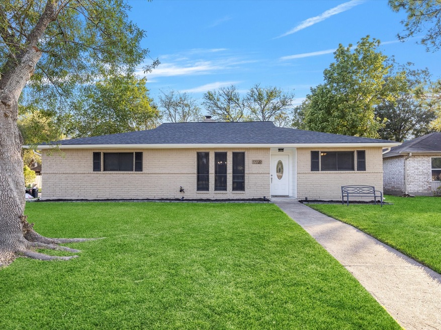 17022 Blackhawk Blvd, Friendswood, TX 77546 - photo 1