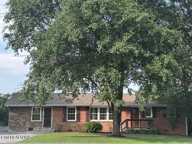 8024 Sharp Rd, Powell, TN 37849 - photo 1