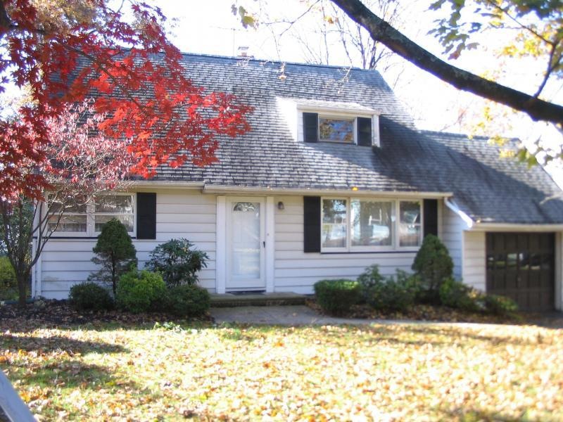 27 Seaman Rd, West Orange, NJ 07052 - photo 1