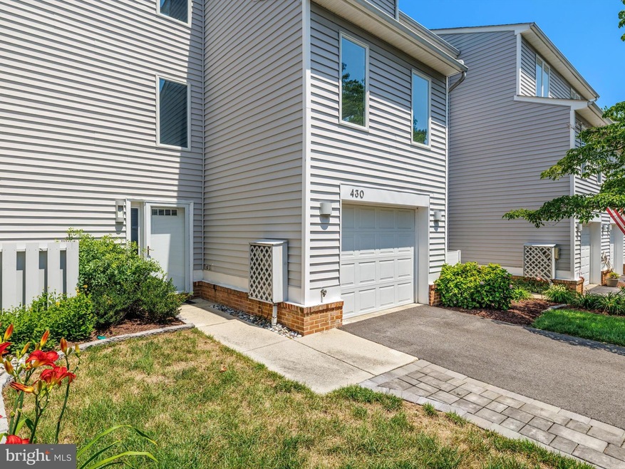 Under Contract $525,000